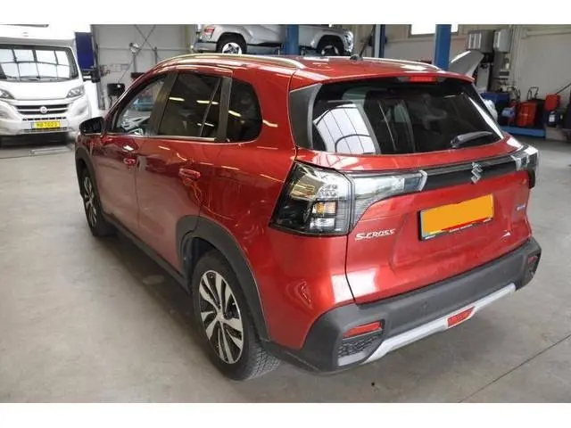 Suzuki S-Cross