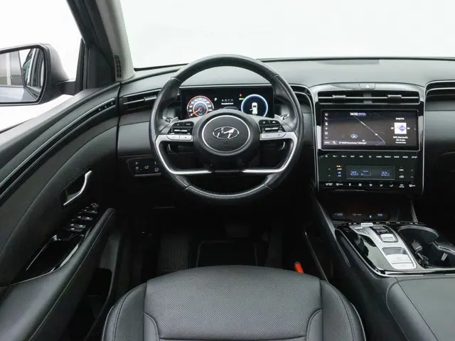Hyundai Tucson 1.6 T-GDI HEV Premium Sky | Trekhaak | All-seasons | Leder