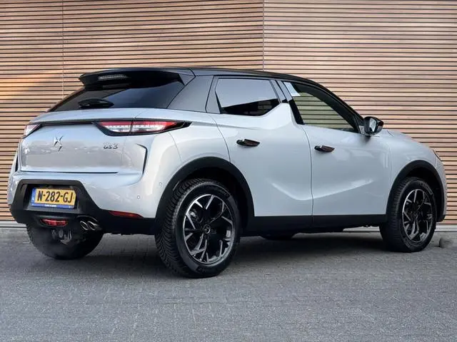 DS 3 Crossback 1.2 PureTech Rivoli / Trekhaak / Carplay / Clima