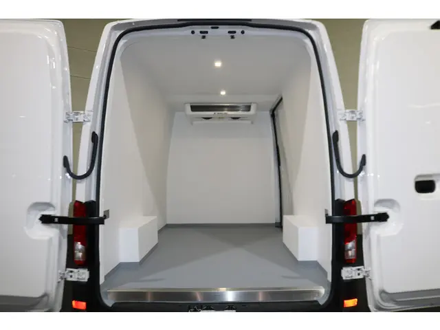 Volkswagen Crafter 2.0 TDI 177pk L3 H3 Automaat Koelwagen Vrieswagen -20 Dag en Nacht