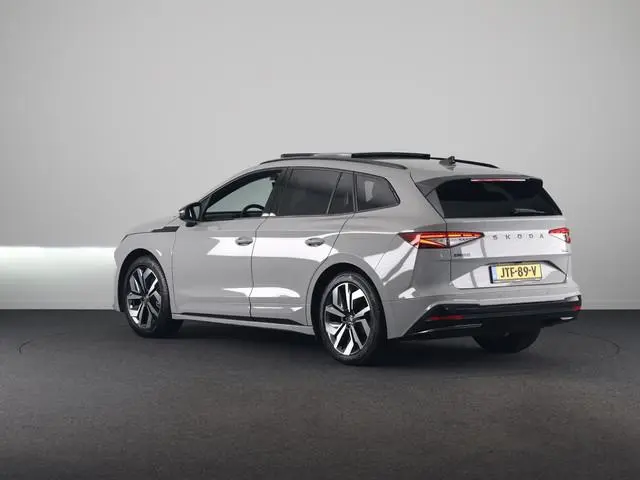 Skoda Enyaq 60 Sportline 204 pk | Panoramadak | Elek. stoel | Adaptive Cruise | Camera | Steel Grey