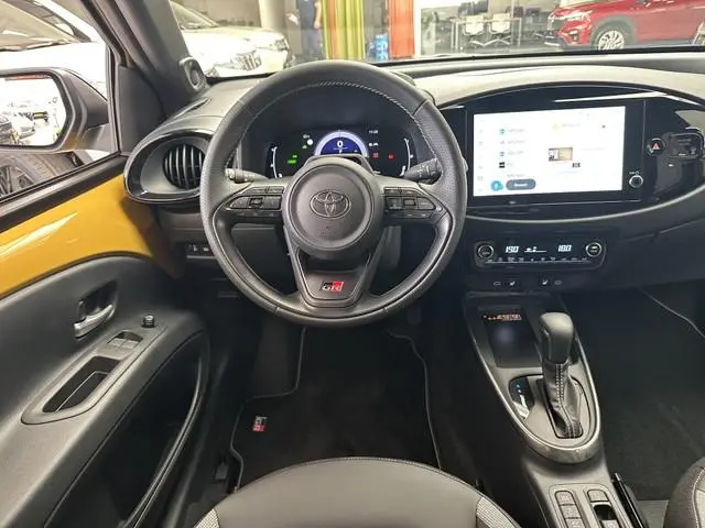 Toyota Aygo X Hybrid 115 GR Sport [ CARPLAY I JBL AUDIO + SUBWOOFER I CAMERA I CLIMA ]