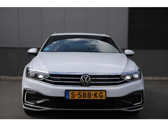Volkswagen Passat Variant 1.4 TSI 218pk GTE/Leder/Pano/Virtual/Matrix/360cam/Adaptive