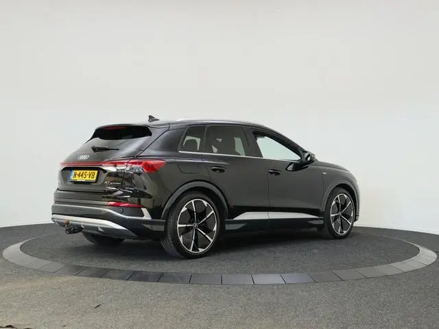 Audi Q4 e-tron 40 Launch ed. 77 kWh | Panoramadak | Trekhaak | Stoelverwarming 