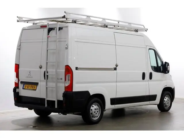 Peugeot Boxer 335 2.0 BlueHDI 130pk L2H2 Premium Airco/Navi/Inrichting 10-2019