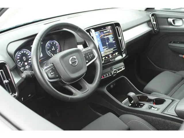 Volvo XC40 1.5 129pk Automaat T2 Core Camera Keyless Sportstoelen Stoelverwarming Navigatie