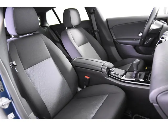 Mercedes-Benz CLA-klasse Shooting Brake 180 *1ste Eigenaar*Navigatie*Stoelverwarming*