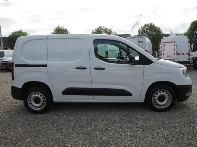 Opel Combo 1.5D 100PK L1 Airco 3-Zits Cruise Camera