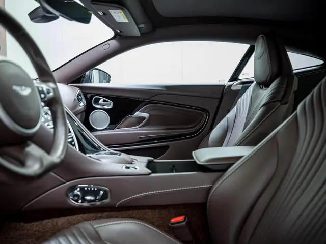 Aston Martin DB11