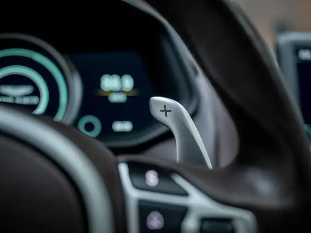 Aston Martin DB11