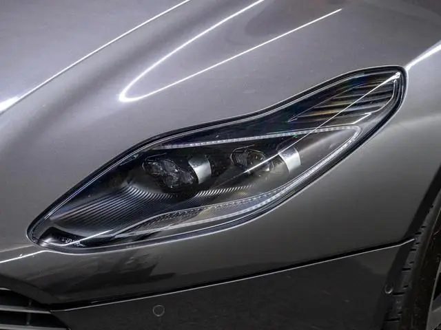 Aston Martin DB11