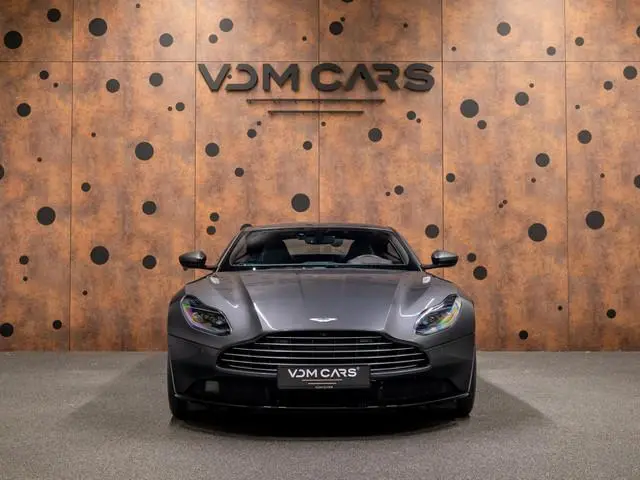 Aston Martin DB11