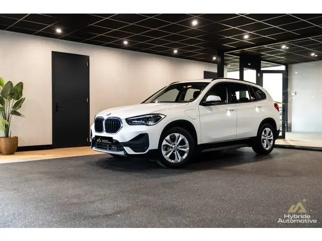 Bmw X1 xDrive25e High Exec. | Camera | Navi | Stoelverwarming |