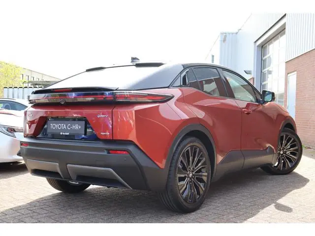 Toyota C-HR+ Executive AWD 77 kWh | Nieuw en direct leverbaar met €3.000,- voordeel Dode hoek sensor...