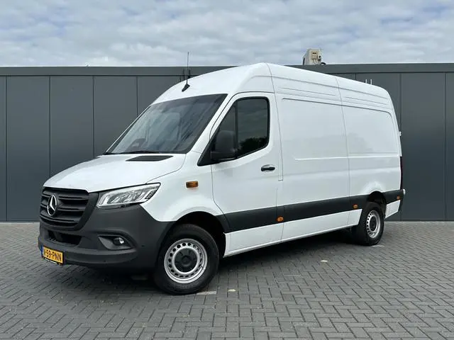 Mercedes-Benz Sprinter 317 CDI 9G-TRONIC RWD FACELIFT / L2H2 / CAMERA / LED / MBUX / CRUISE / AIRCO...