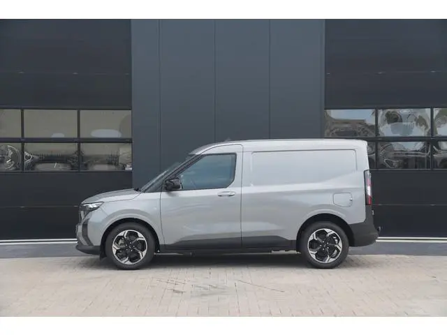 Ford E-Transit Courier
