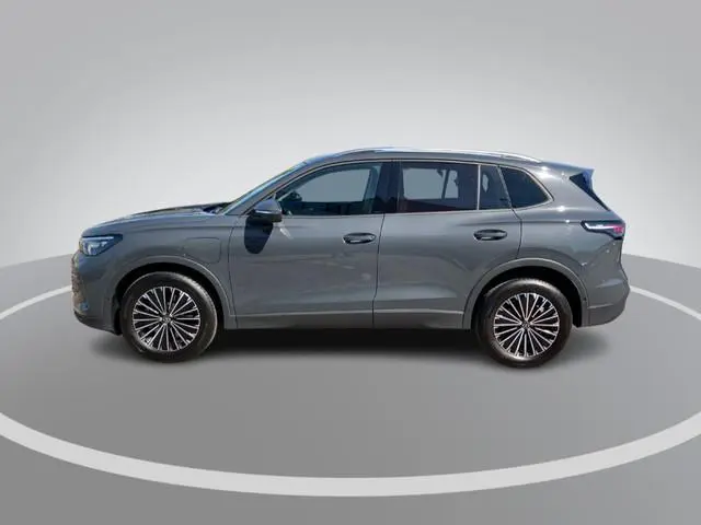 Volkswagen Tiguan 1.5eHybrid 150kW/204PK DSG Life edition · 360°Camera · Trekhaak · Apple/Android Ca...