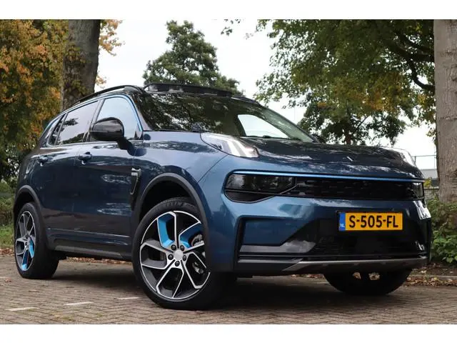 Lynk & Co 01 1.5 | Panoramadak | 360 Camera | Navi | Carplay |