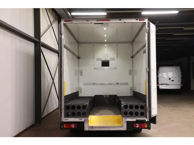Renault Master 170PK AUTOMAAT LOWLINER VERKOOPWAGEN PAARDENWAGEN