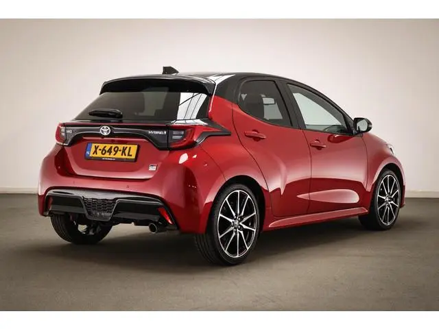 Toyota Yaris 1.5 Hybrid GR Sport | PREMIUM PACK | PANORAMADAK | HEAD UP  | STUURVERWARMING | JBL