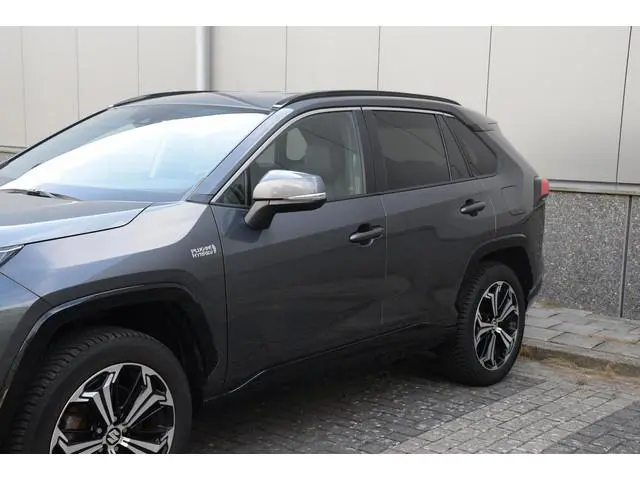 Suzuki Across