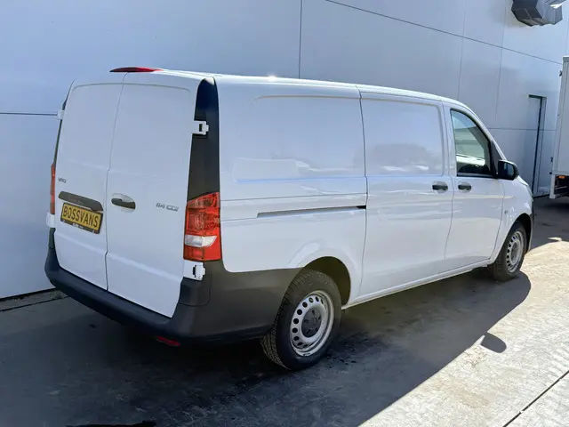 Mercedes-Benz Vito 114 1.9 CDI Automaat L2H1 MBUX Climate Control Carplay Camera Inklapbare Spiegels