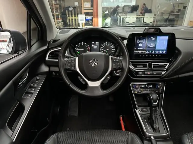 Suzuki S-Cross 1.5 Hybrid Style [ PANORAMADAK I 360 CAMERA I NAVI I AUTOMAAT ]