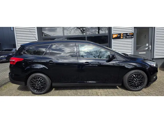 Ford Focus Wagon 1.0 Trend **AUT-NAVI-PDC**