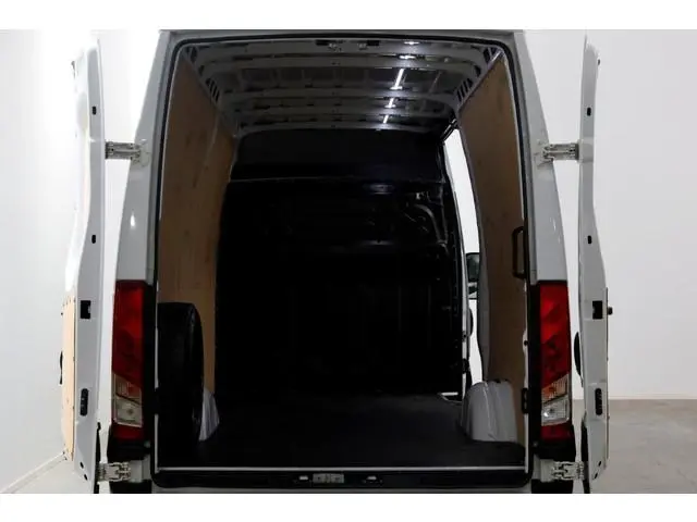 Iveco Daily 35S14 136pk L2H2 Airco/Camera Trekgewicht 3500kg 09-2021
