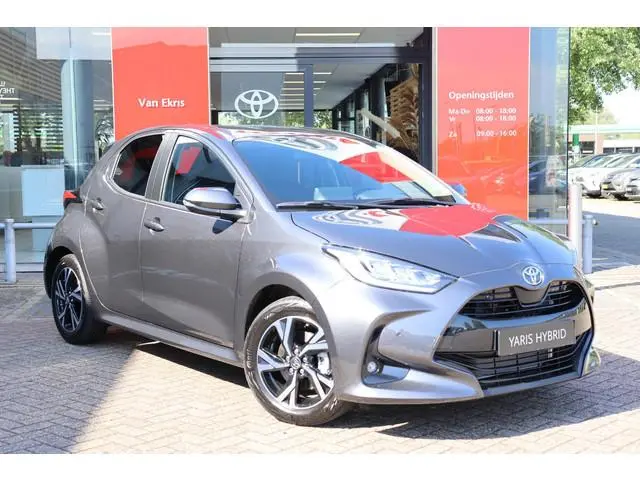 Toyota Yaris 1.5 Hybrid 115 Dynamic , Comfort Pakket , Stoel- en stuurverwarming , Parkeersensoren
