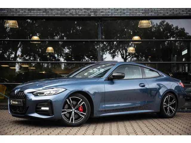 BMW 4-serie Coupé 430i High Executive M-Sport 245pk , Arctic Race blauw, Panoramadak, Sportstoelen,...