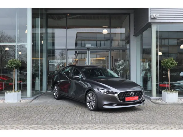 Mazda 3 Automaat 2.0 E-SkyActiv-G 122 Camera / Leer / Navi / Apple-Android / ST-verwarming / Cruise