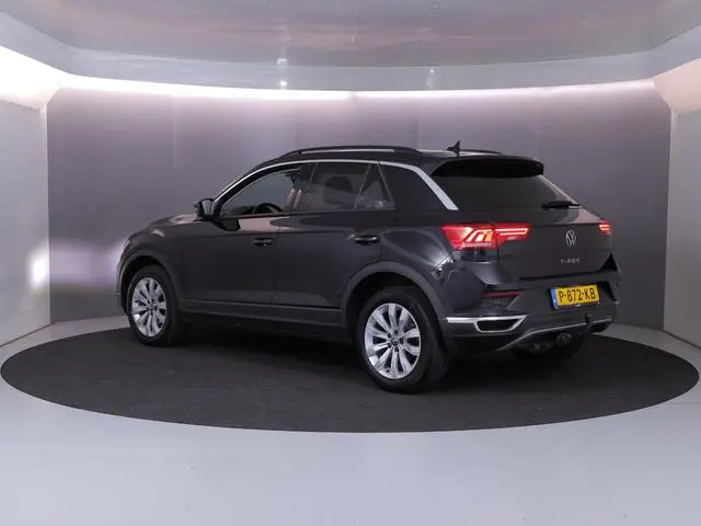 Volkswagen T-Roc 1.5 TSI Style 150 pk Automaat (DSG) | Navigatie | Trekhaak | Parkeersensoren | Auto...