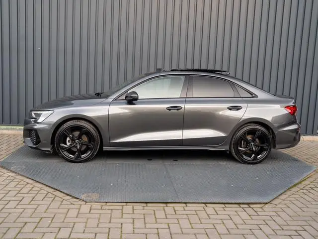 Audi A3 Limousine 35 TFSI S edition | S-Line | Matrix LED | Panodak | Stoelgeheugen | Camera | Prijs...