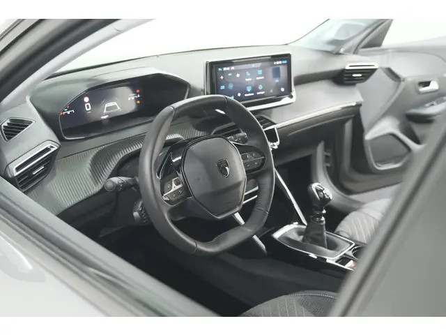 Peugeot 208 PureTech 100 Allure | Gris Selenium | Apple Carplay | Parkeersensoren | Climate Control