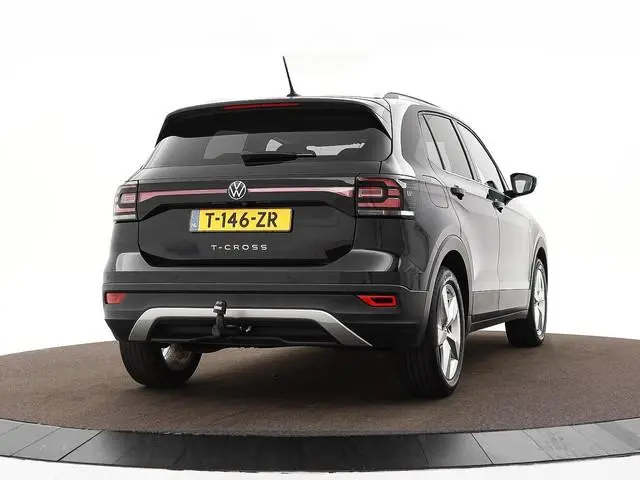 Volkswagen T-Cross 1.5 TSI 150pk DSG Style · Camera · Stoelverwarming · Trekhaak · Apple/Android Car...