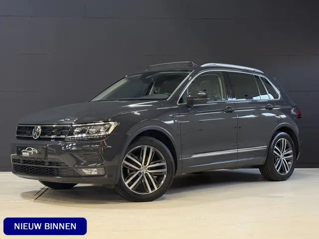 Volkswagen Tiguan 1.5 TSI ACT Comfortline Business | Pano | Trekhaak | Massage | Apple Carplay