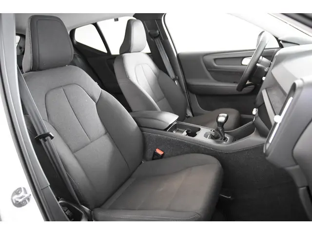 Volvo XC40 1.5 T2 Momentum *1ste Eigenaar*Navigatie*Parkassist*Trekhaak*