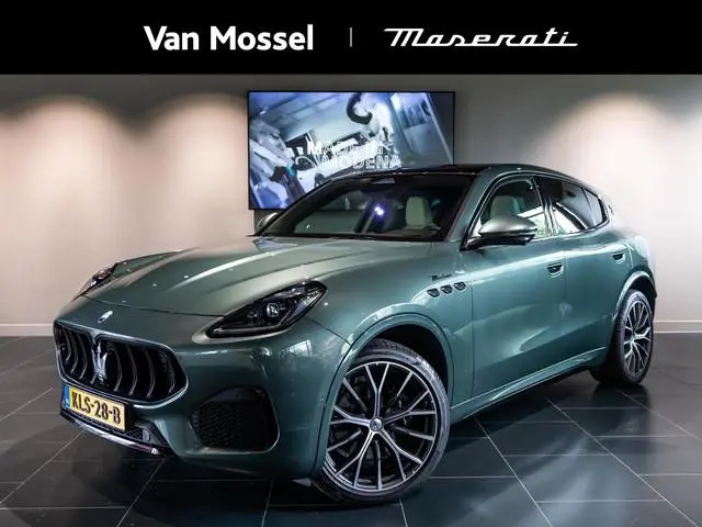 Maserati Grecale 2.0 MHEV Modena | 330pk | panoramadak | 360 camera | sonus faber geluid systeem