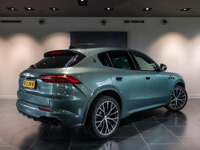 Maserati Grecale 2.0 MHEV Modena | 330pk | panoramadak | 360 camera | sonus faber geluid systeem