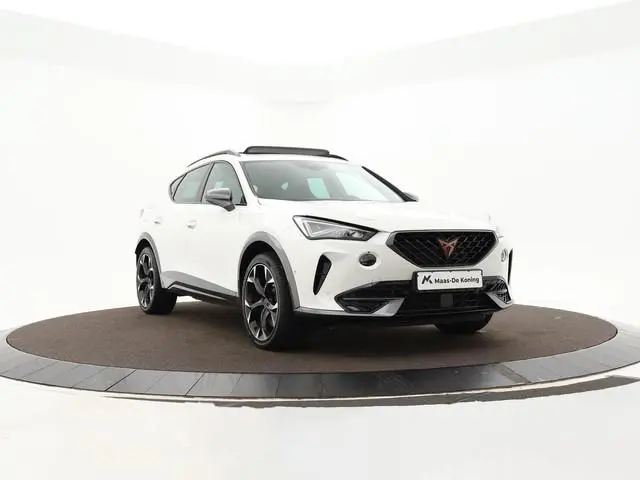 CUPRA Formentor 1.4 TSI e-Hybrid 245pk DSG VZ Performance Limited · Panoramadak · Camera · Stuur- &...