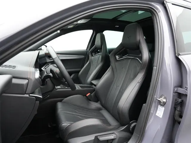 CUPRA Formentor 1.4 e-Hybrid 245 pk VZ | Sabelt kuipstoelen | Panoramadak | Adaptief onderstel | 360...