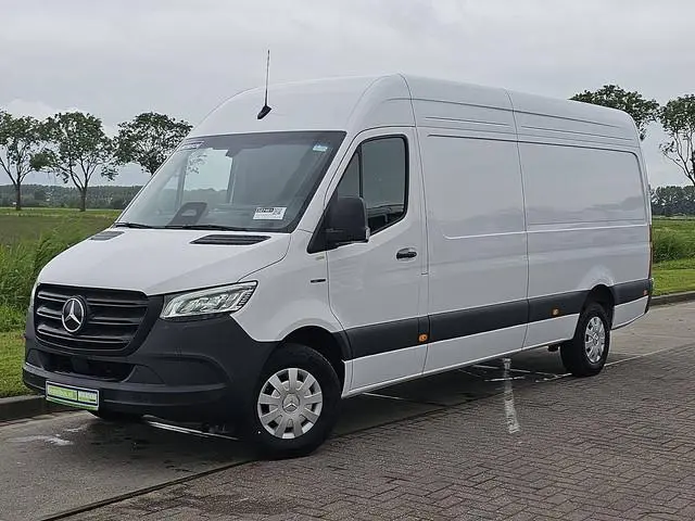 MERCEDES-BENZ ESPRINTER 81 kwh wltp 302 kms