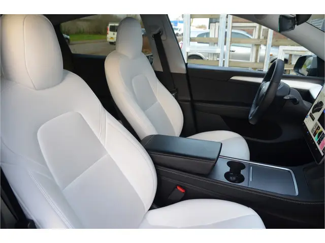 Tesla Model Y Long Range AWD 75 kWh Trekhaak (1.600kg), 20" Alu, BTW auto