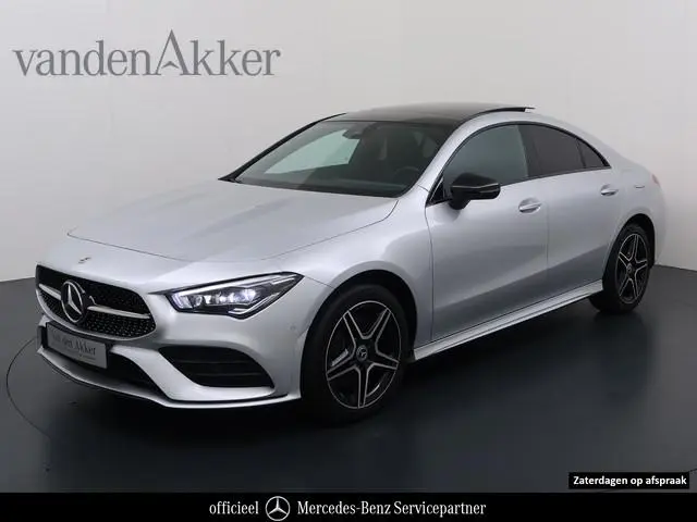 Mercedes-Benz CLA-klasse 250e AMG // SoH 93,9% // Panoramadak // Nightpakket // Sfeerverlichting //...