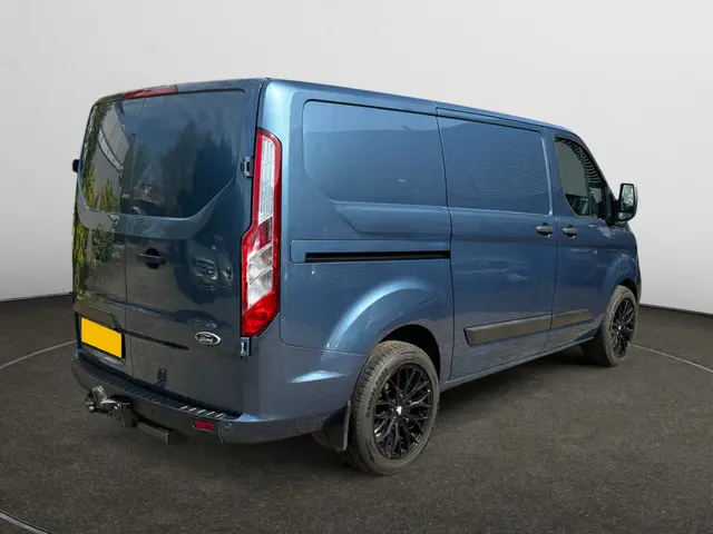 Ford Transit Custom 300 2.0 TDCI Sportline Aut- Carplay, Android Auto, Xenon Led, Lane Assist, Trekh...