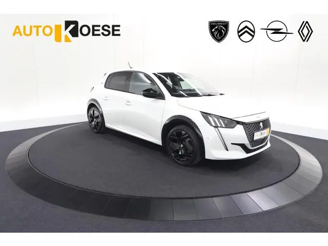 Peugeot e-208 EV GT 50 kWh | 93,7% SOH | Black Pack | Dodehoekdetectie | Camera | Apple Carplay