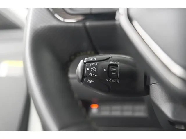 Peugeot e-208 EV GT 50 kWh | 93,7% SOH | Black Pack | Dodehoekdetectie | Camera | Apple Carplay