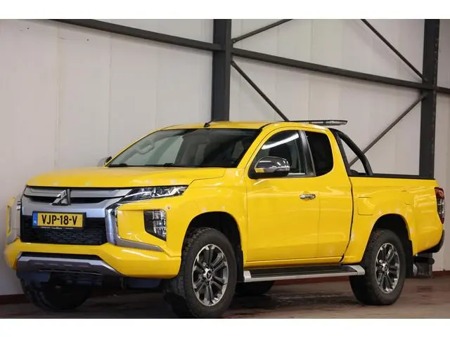 Mitsubishi L 200 2.2 DI-D Club Cab Intense 4X4 4WD TREKHAAK