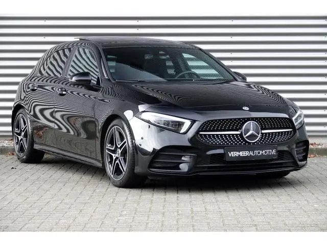 Mercedes-Benz A-klasse 250 Premium Plus AMG Line | Nightpakket | Pano | Camera | Sfeer | Burmester |...